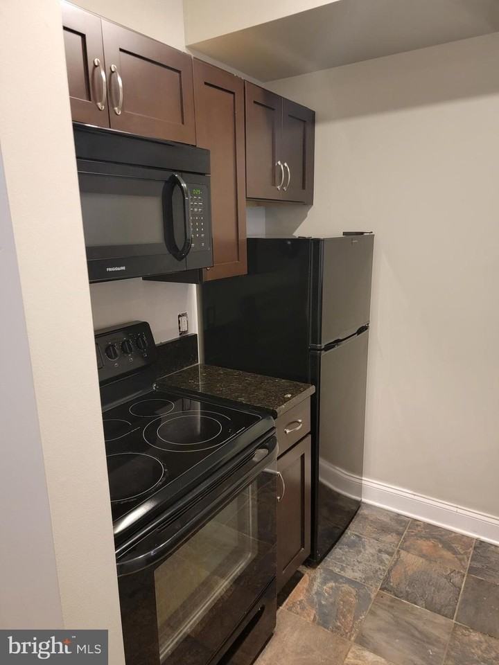 1907 Aliceanna St #1stFL - Photo 4 of 11