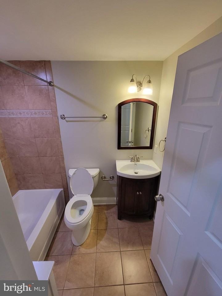 1907 Aliceanna St #1stFL - Photo 6 of 11