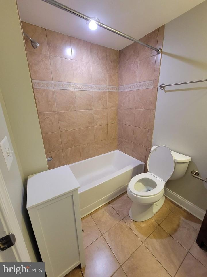 1907 Aliceanna St #1stFL - Photo 7 of 11