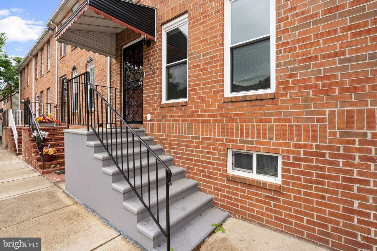 1326 N Stockton St - Photo 2 of 27