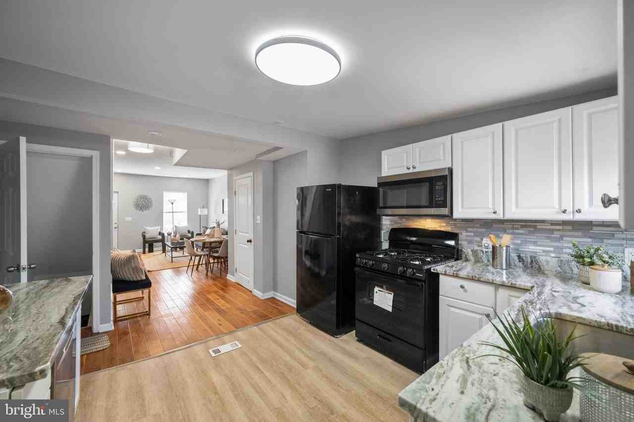 1028 W Cross St - Photo 2 of 31