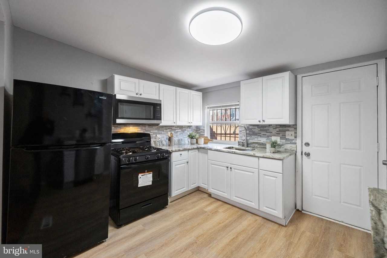 1028 W Cross St - Photo 4 of 31