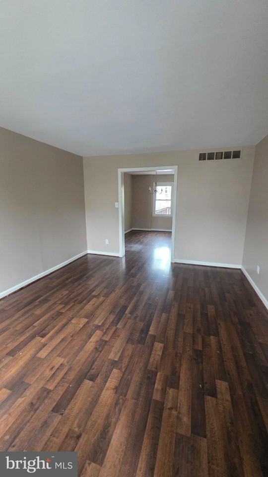 24 Lerner Ct #32H - Photo 2 of 13