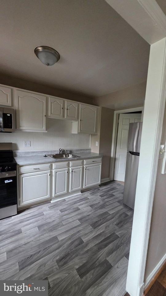 24 Lerner Ct #32H - Photo 5 of 13