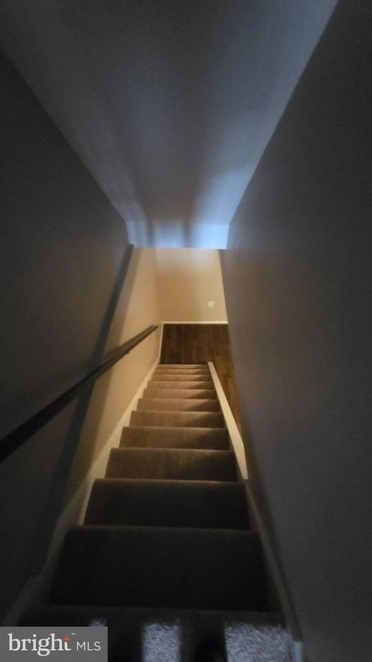 24 Lerner Ct #32H - Photo 6 of 13