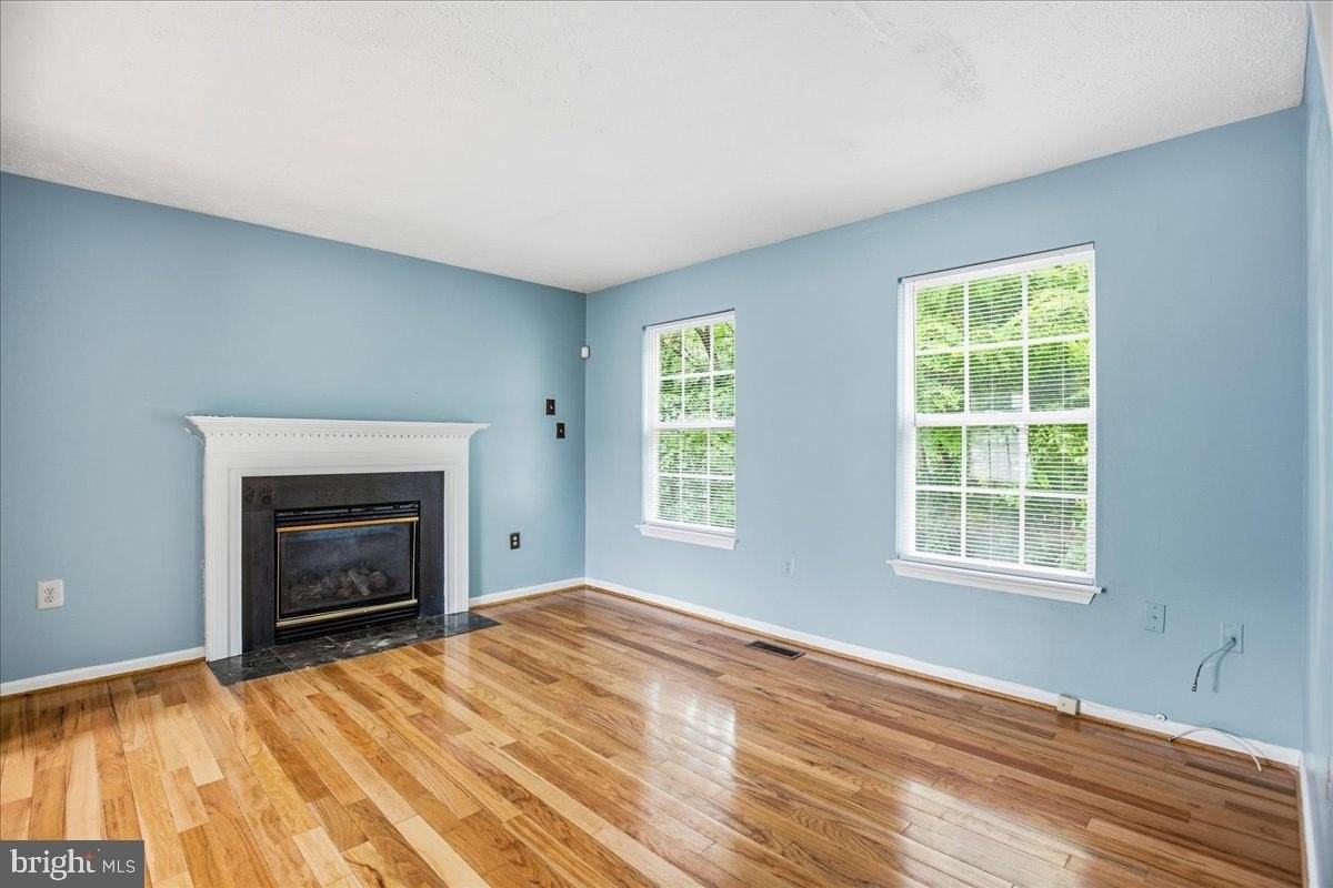 1904 Hilton Ct - Photo 6 of 19