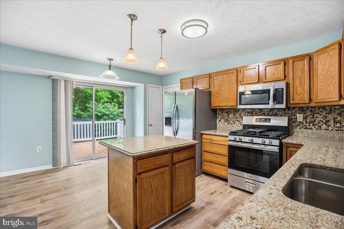 1904 Hilton Ct - Photo 7 of 19