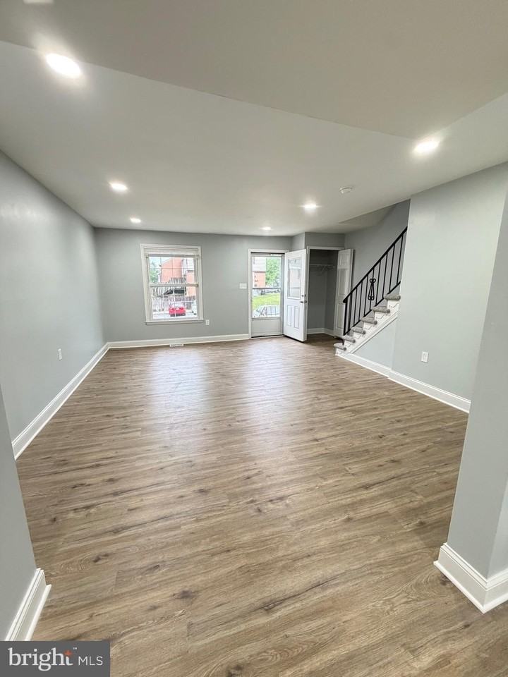 12928 Claxton Dr #6E - Photo 2 of 18