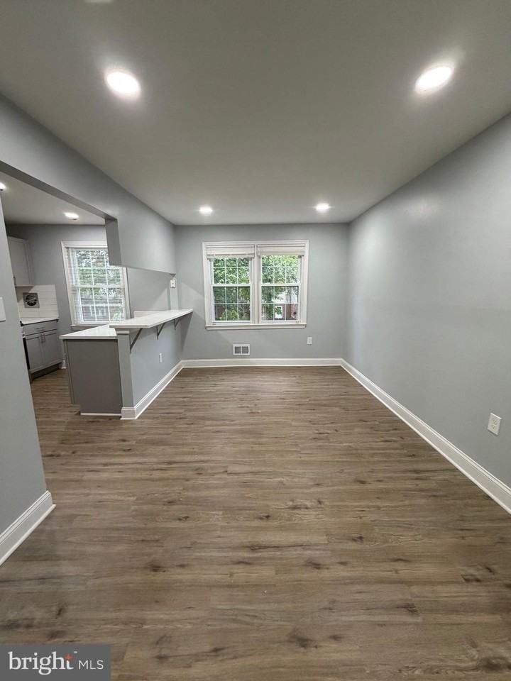 12928 Claxton Dr #6E - Photo 3 of 18