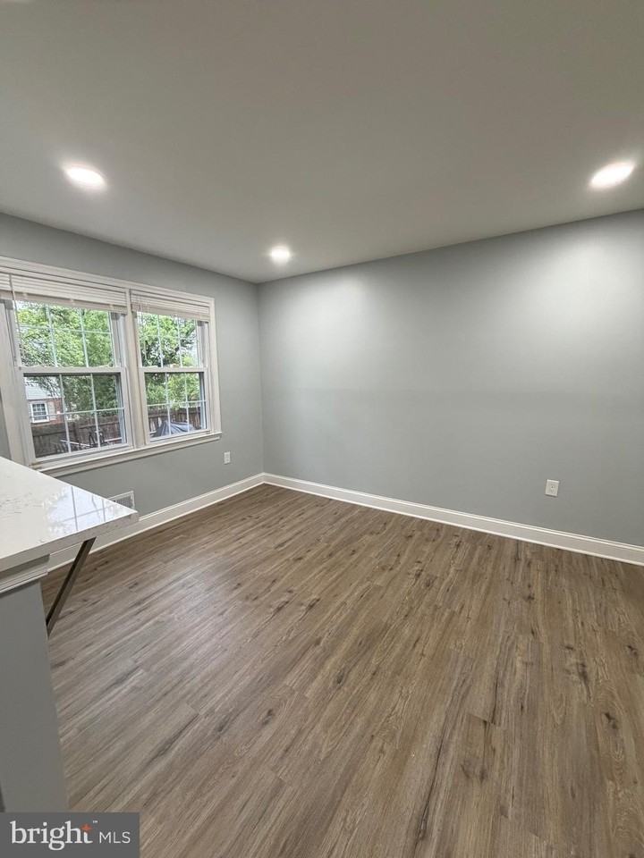 12928 Claxton Dr #6E - Photo 5 of 18