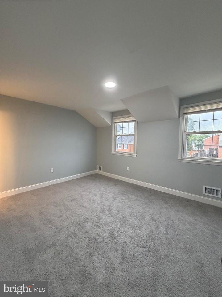 12928 Claxton Dr #6E - Photo 7 of 18