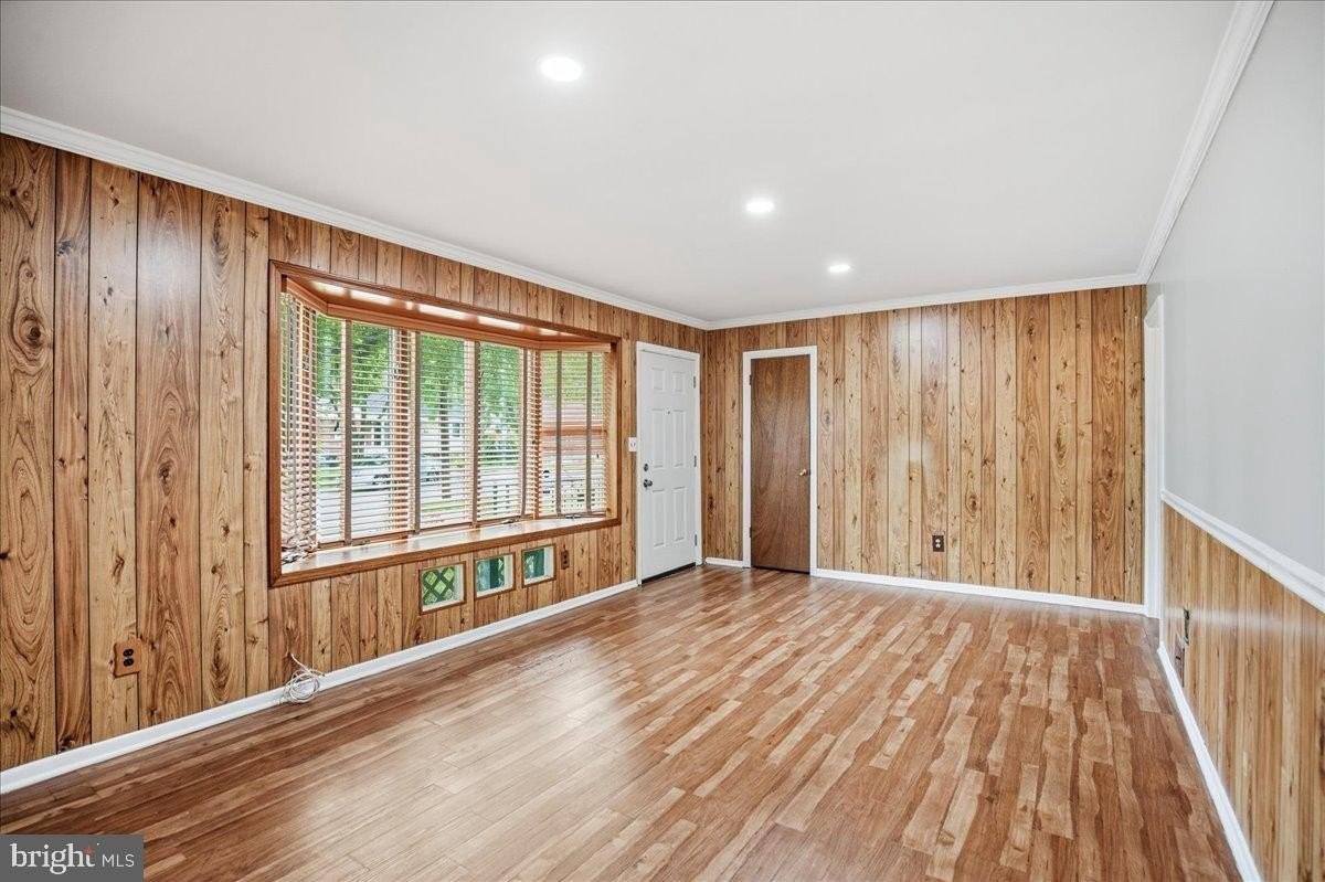 8306 Quentin St - Photo 4 of 18