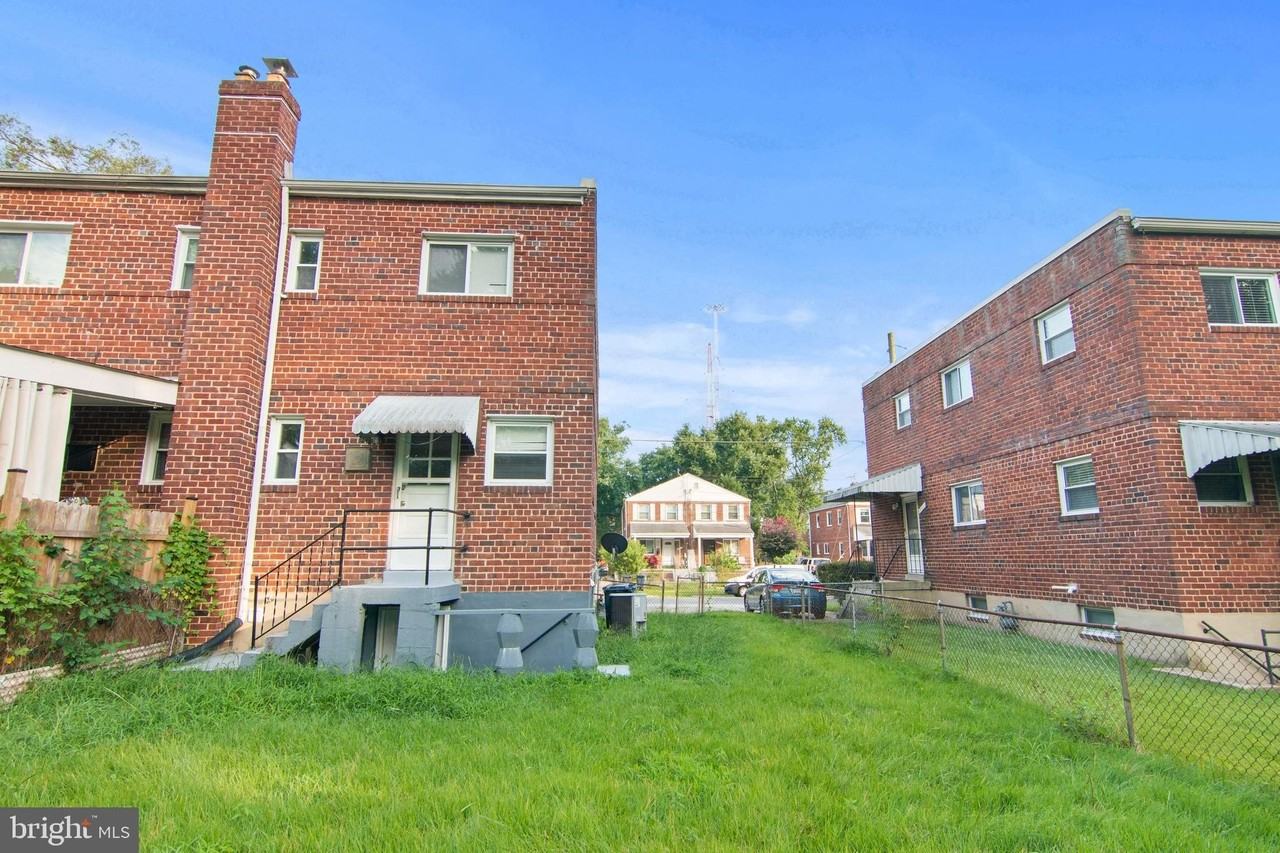 2022 Oliver St - Photo 4 of 29