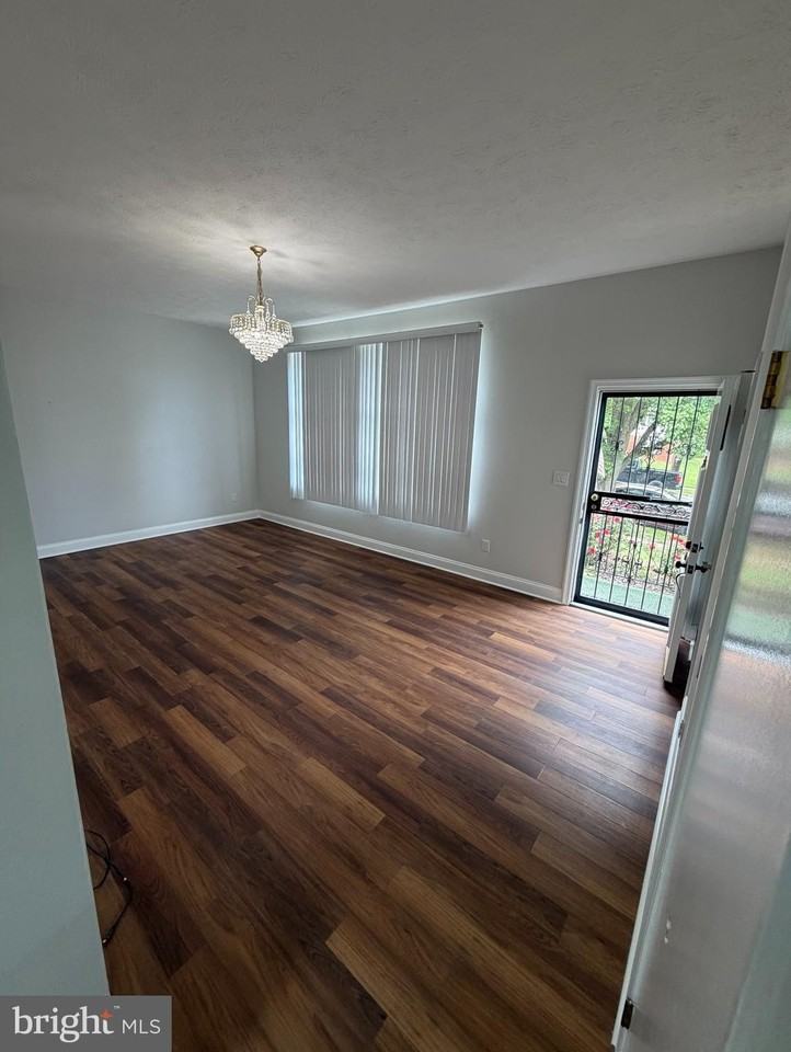 5825 Lamont Dr - Photo 5 of 34