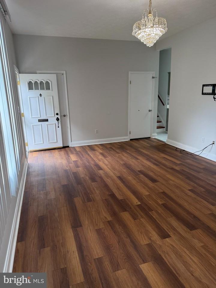 5825 Lamont Dr - Photo 7 of 34