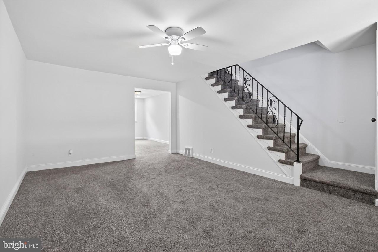 125 W 21st St - Photo 3 of 25