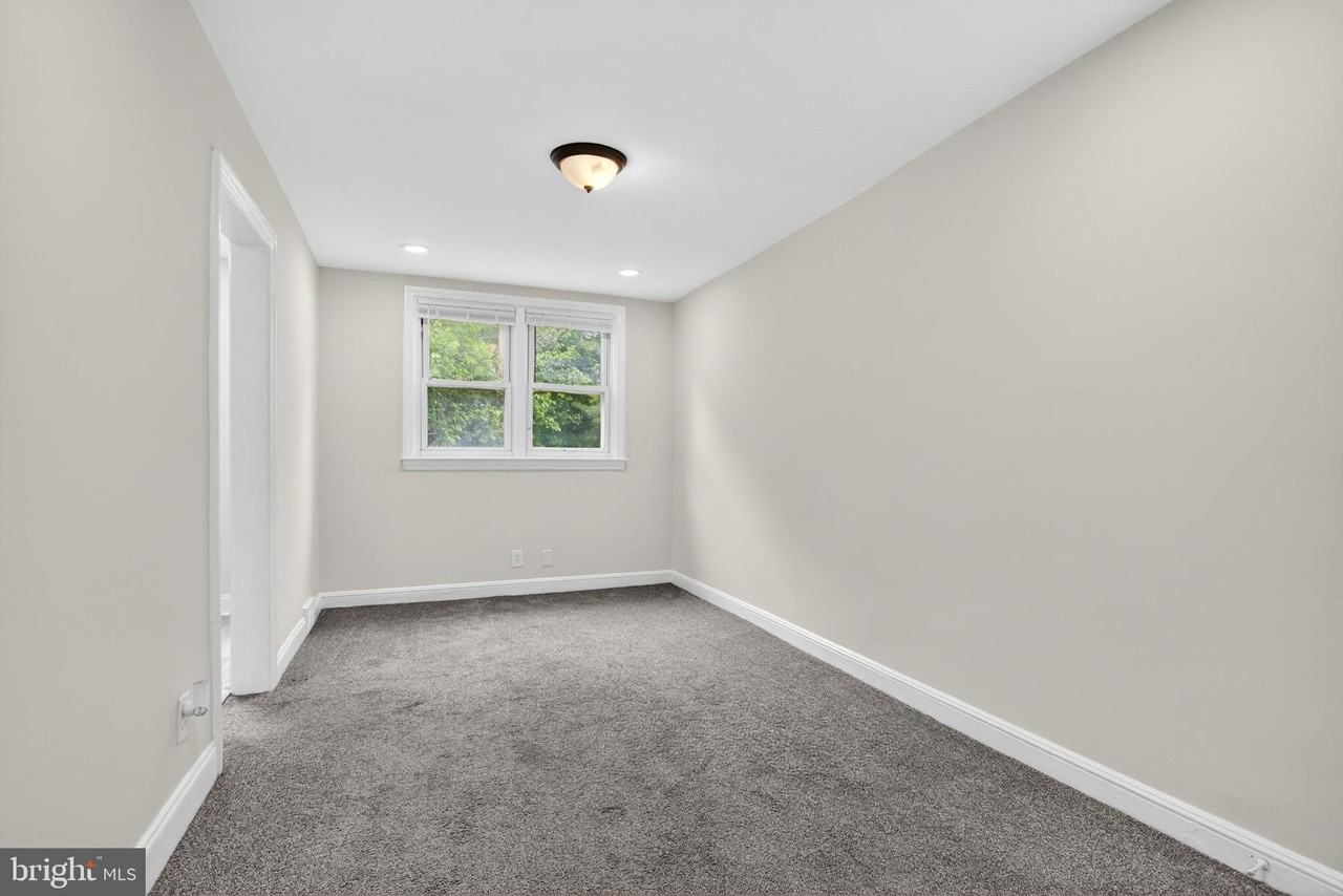 125 W 21st St - Photo 5 of 25