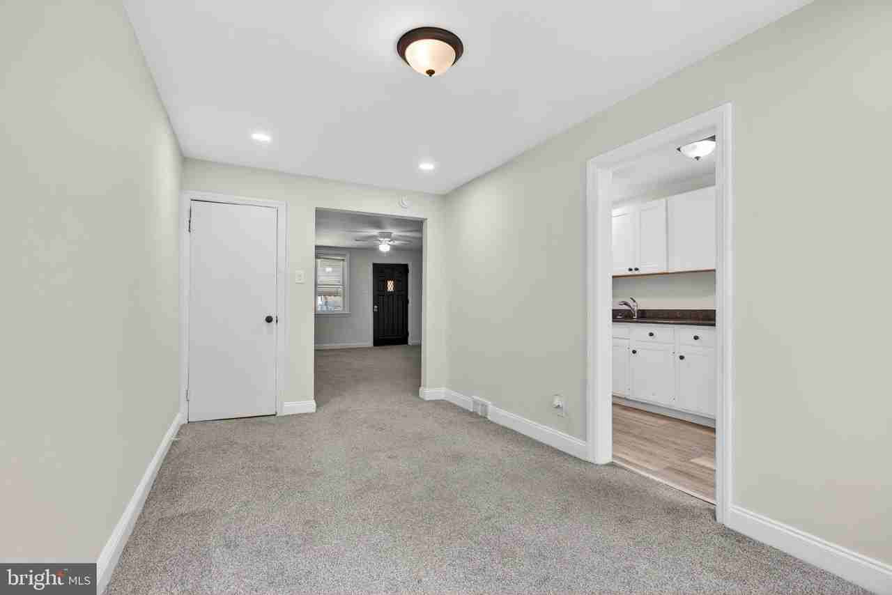 125 W 21st St - Photo 6 of 25