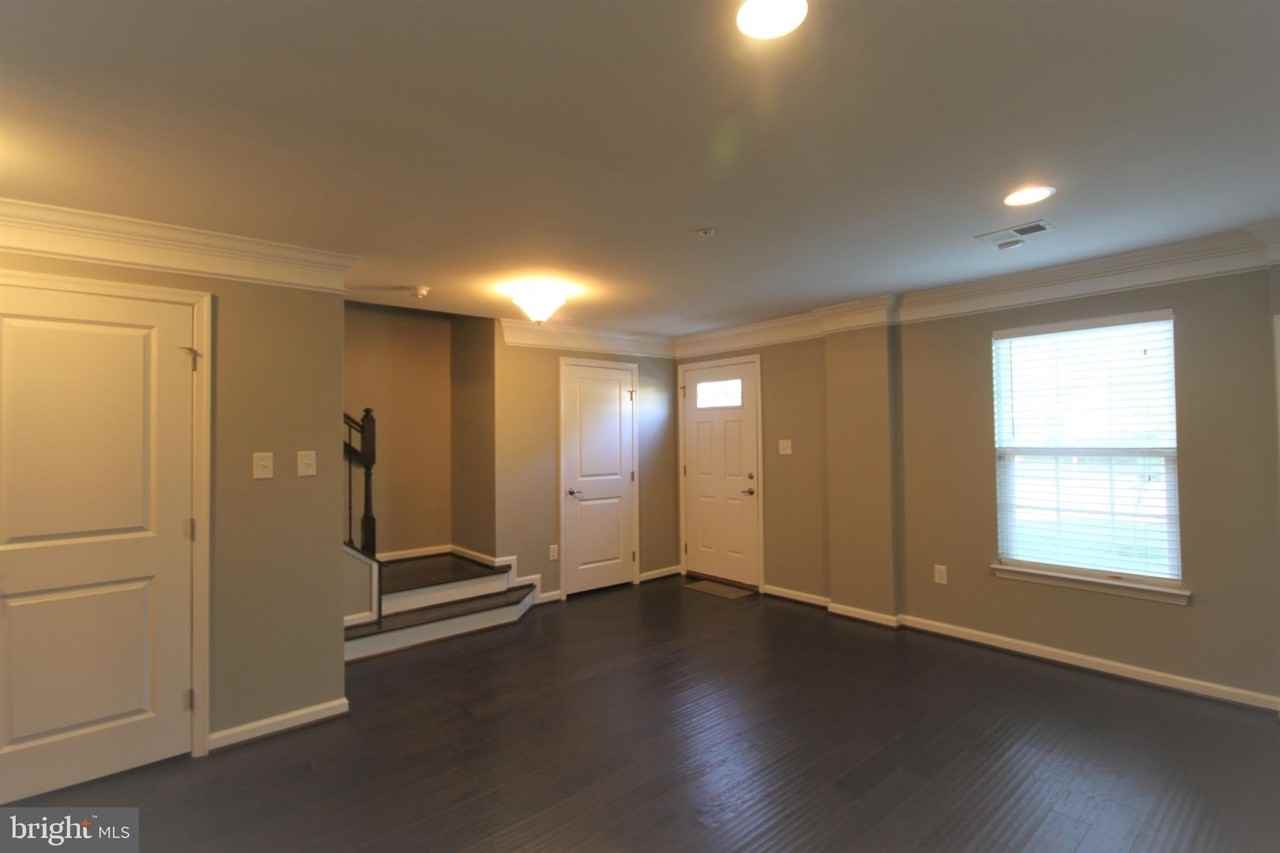 228 Compass Dr - Photo 4 of 39
