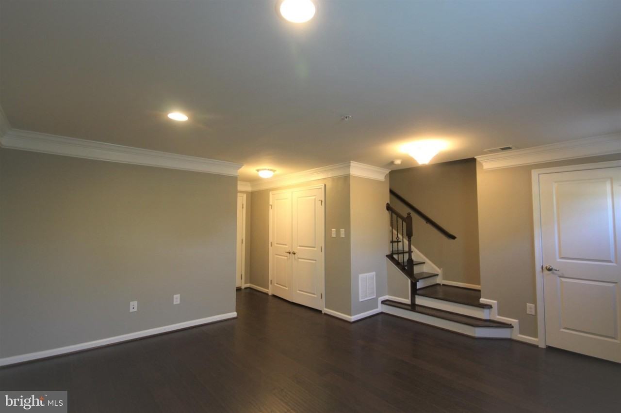 228 Compass Dr - Photo 5 of 39
