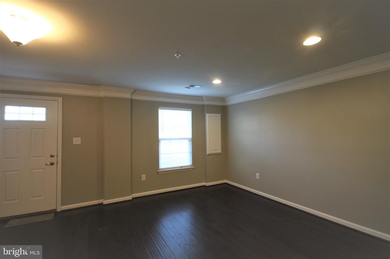 228 Compass Dr - Photo 6 of 39