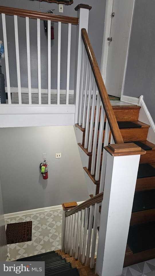 1632 Benson St ## 00 - Photo 3 of 21