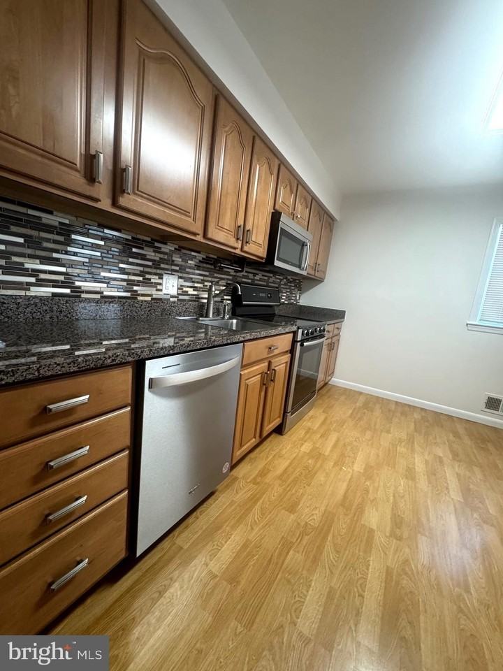 6718 Chestnut Oak Ln - Photo 3 of 31