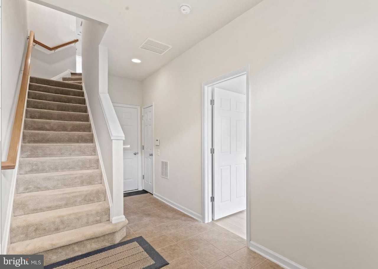 9653 Pullman Pl - Photo 2 of 22