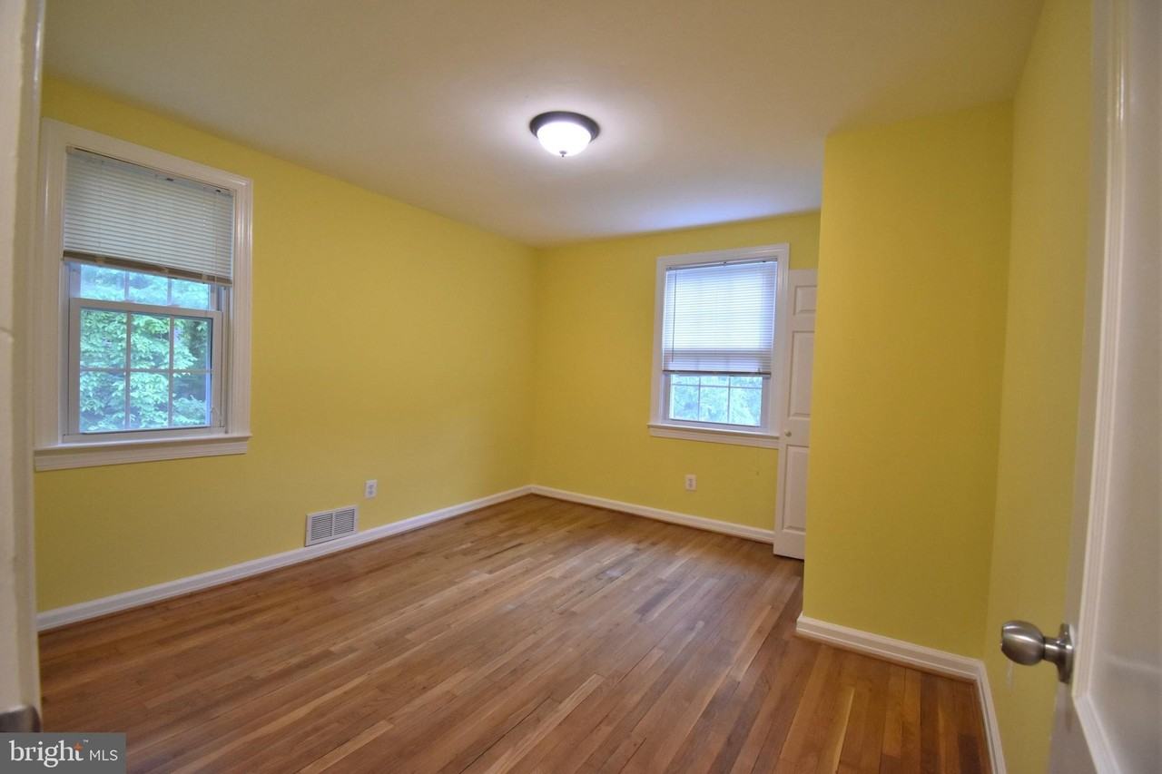 7804 Ridgewood Dr - Photo 3 of 21