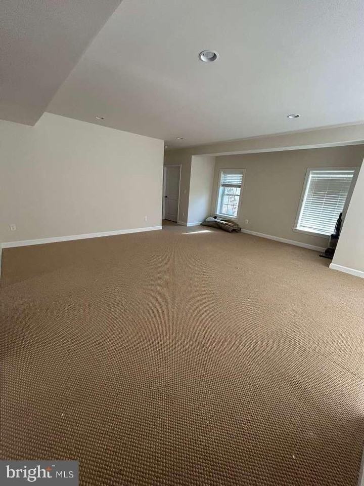 44377 Stone Roses Cir - Photo 3 of 9