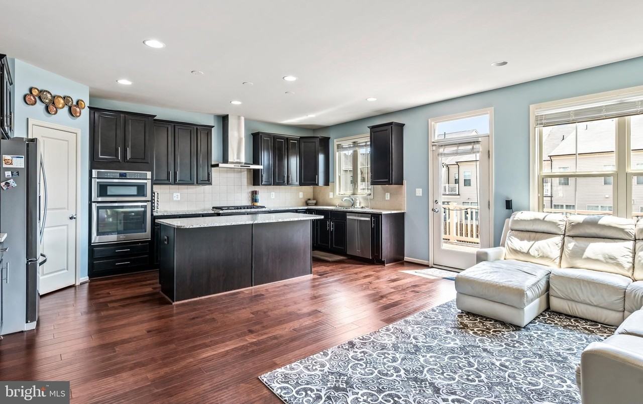 23638 Sailfish Sq - Photo 6 of 50