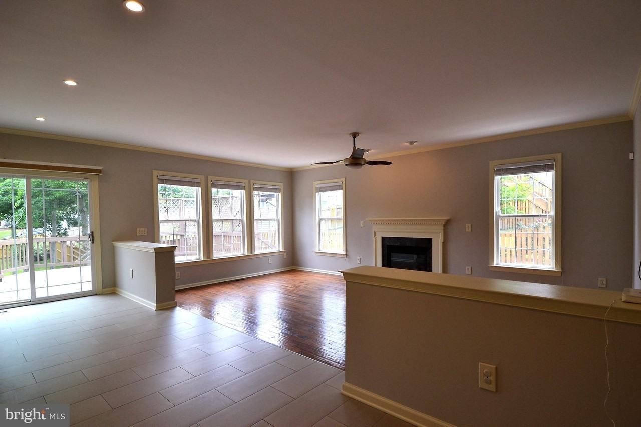 15209 Warbler Ct - Photo 6 of 9
