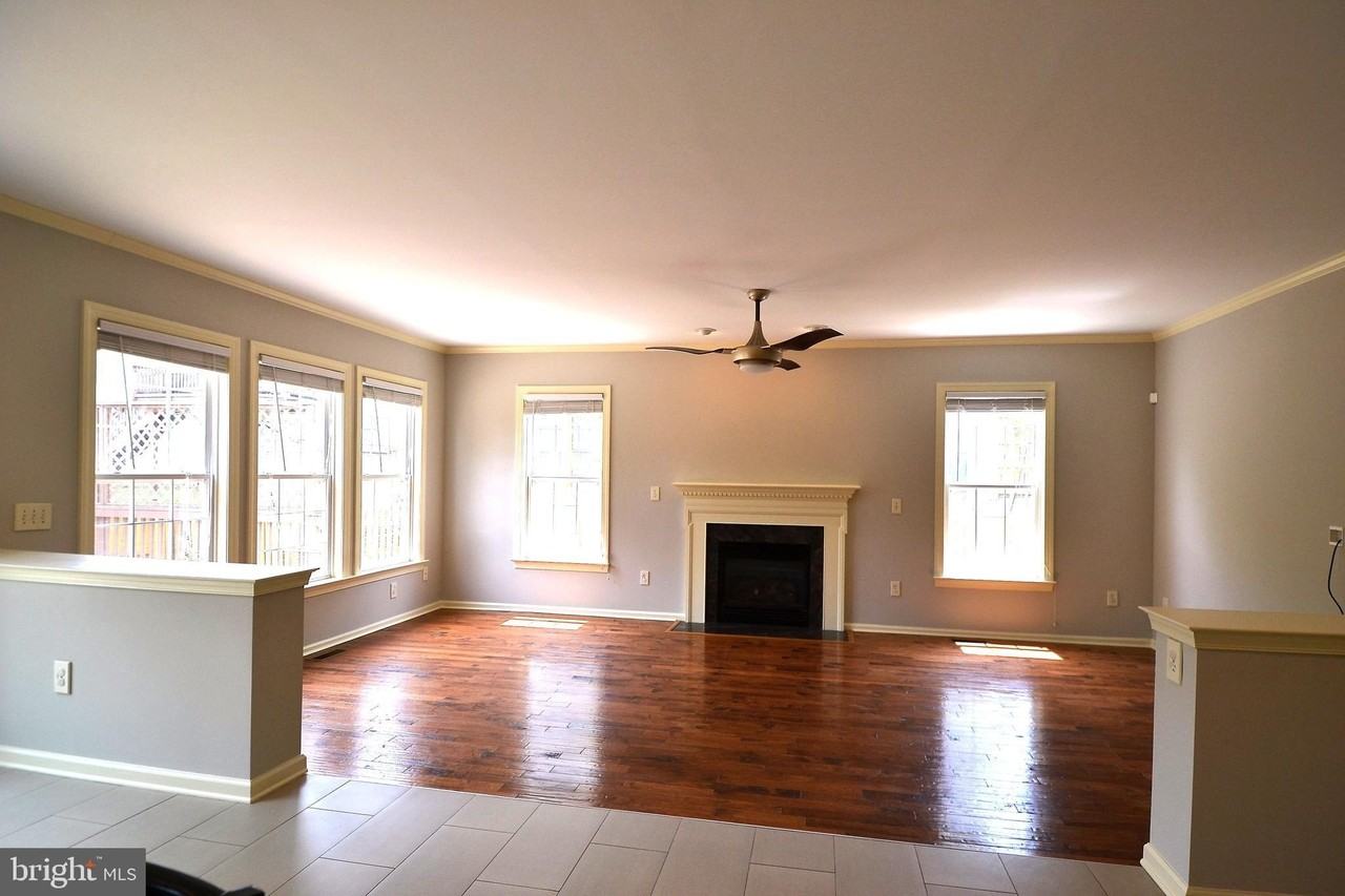15209 Warbler Ct - Photo 7 of 9