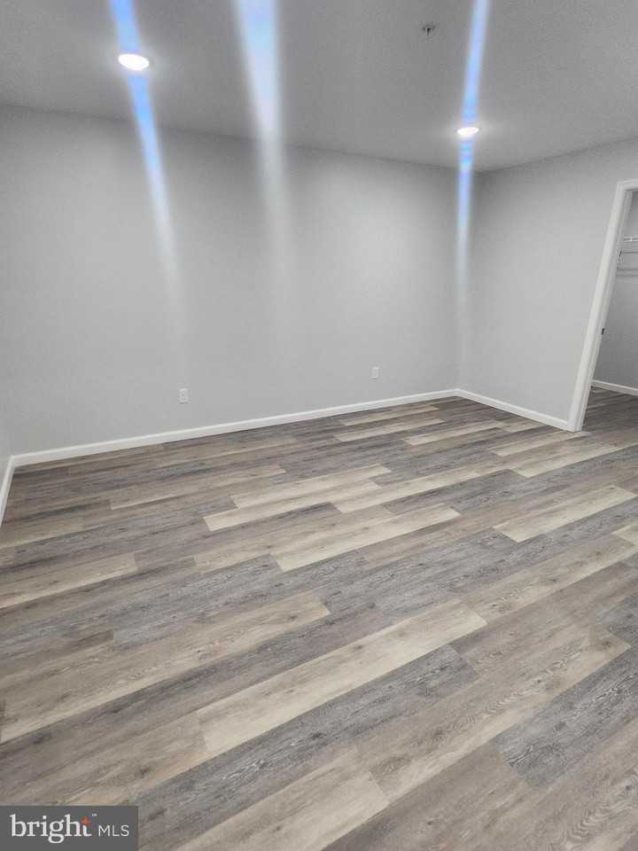 65 Woods Edge Rd #18 - Photo 5 of 12