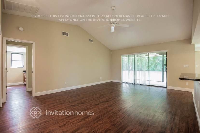 2212 Viscaya Pkwy - Photo 7 of 26