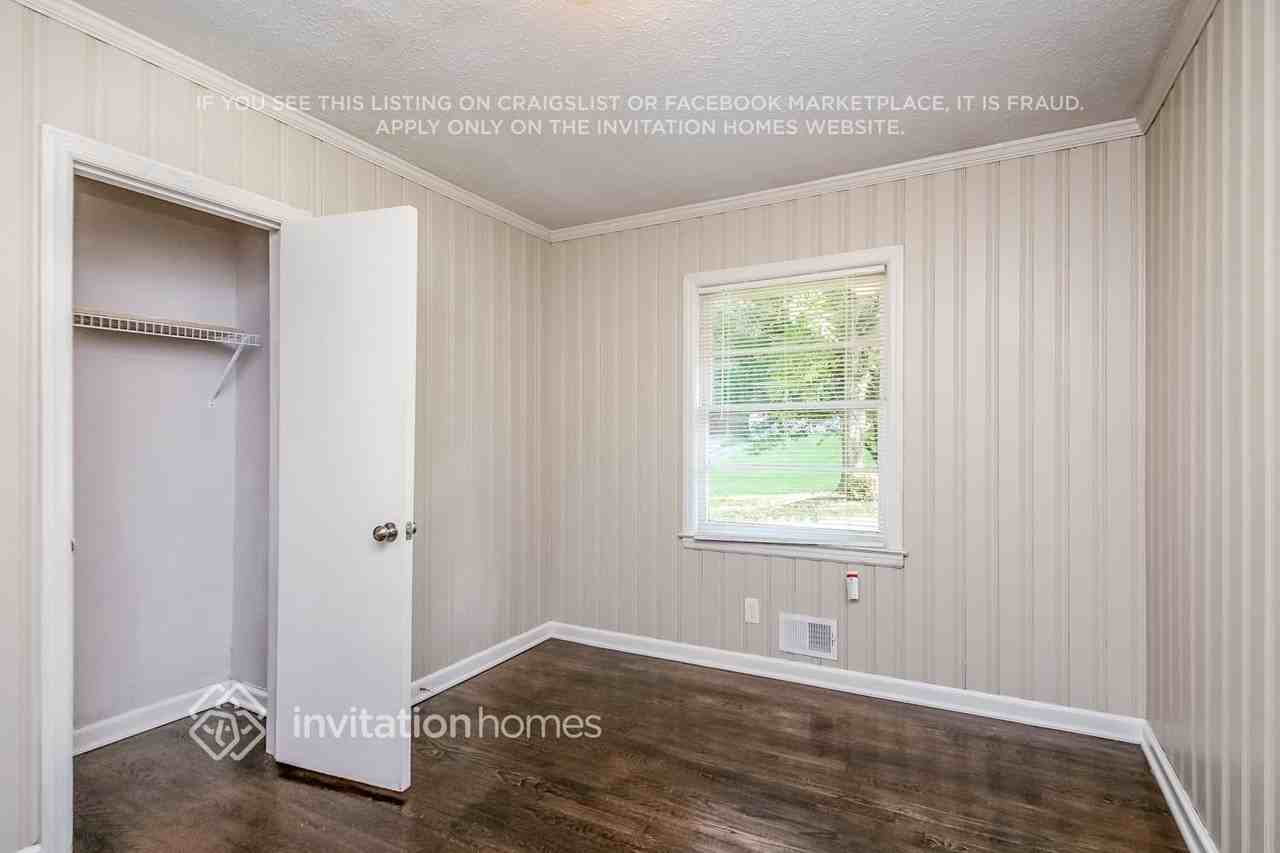 2751 Flagstone Dr Se - Photo 6 of 13