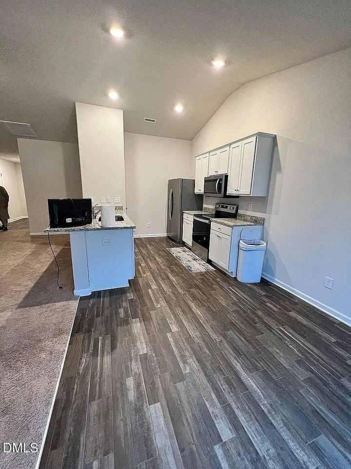 80 Shallow Dr - Photo 4 of 21