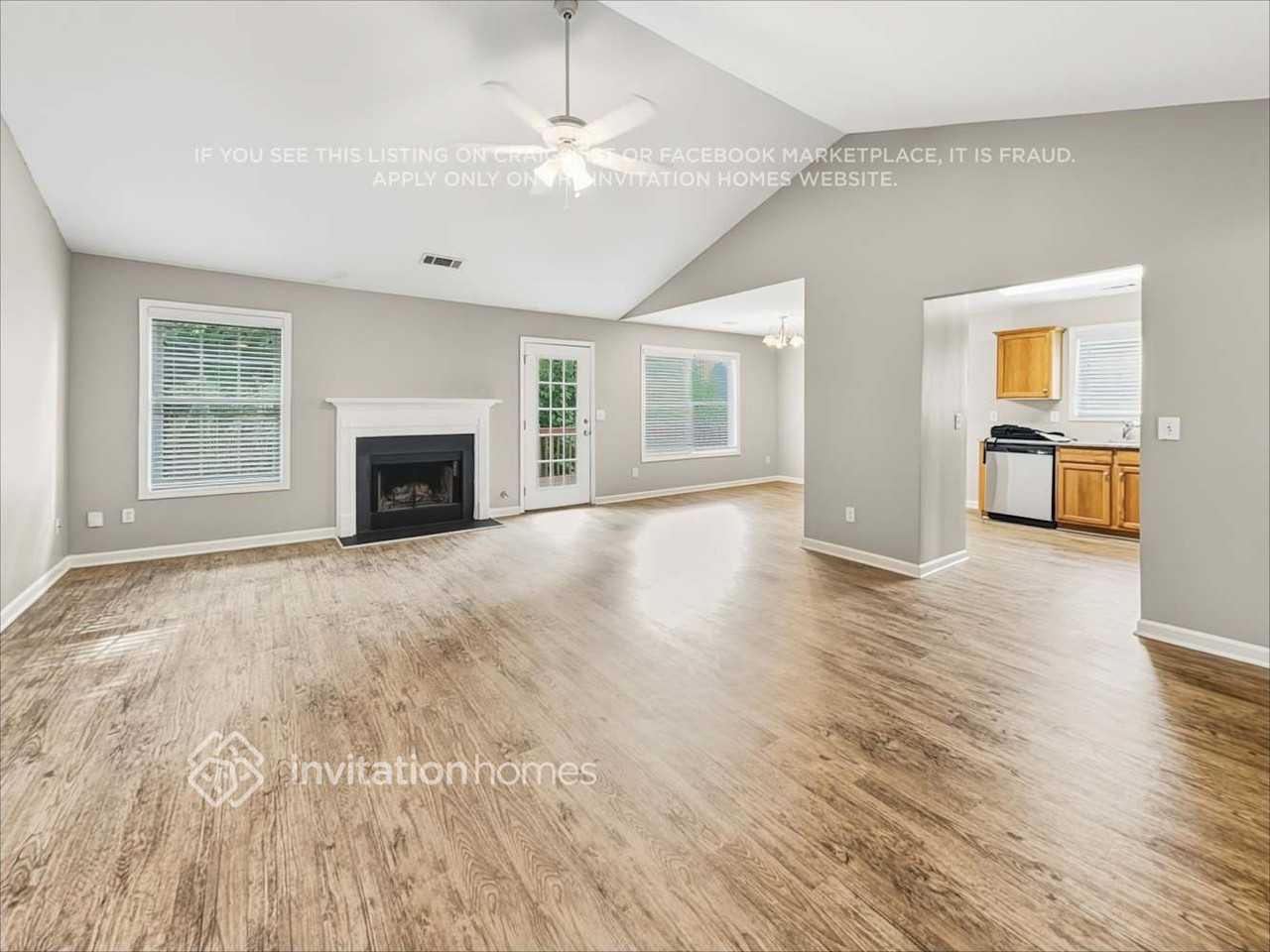 4730 Camelot Dr - Photo 5 of 20
