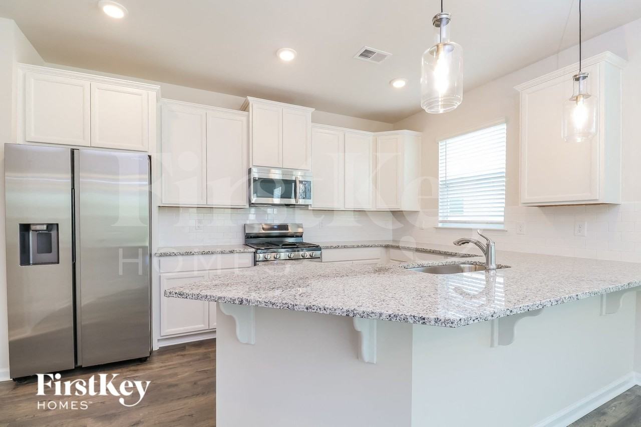 627 Goldburn Way - Photo 6 of 16