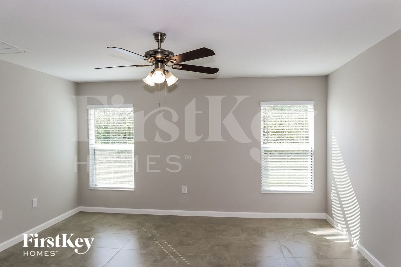 220 Southern Breeze Loop - Photo 2 of 15