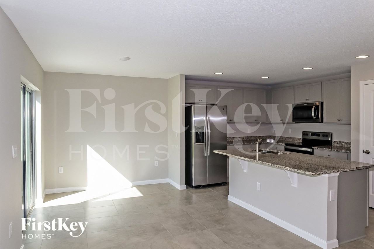 220 Southern Breeze Loop - Photo 3 of 15