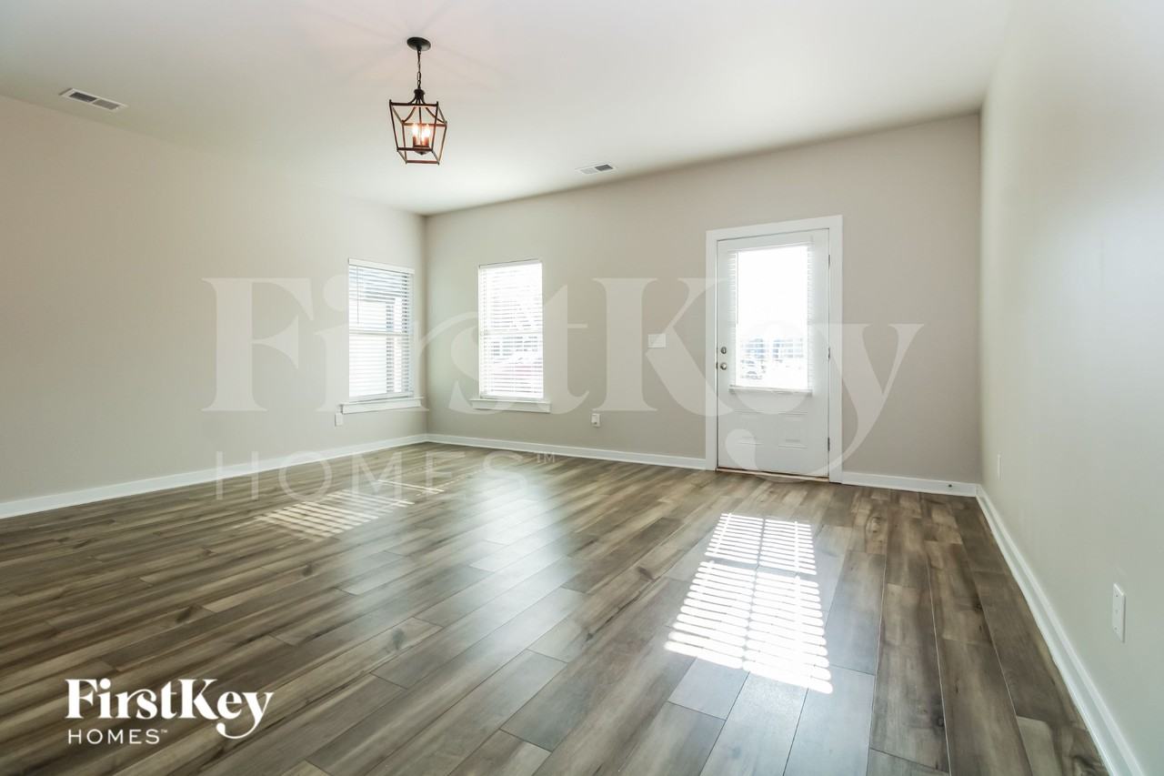 305 Avalon Way - Photo 4 of 19