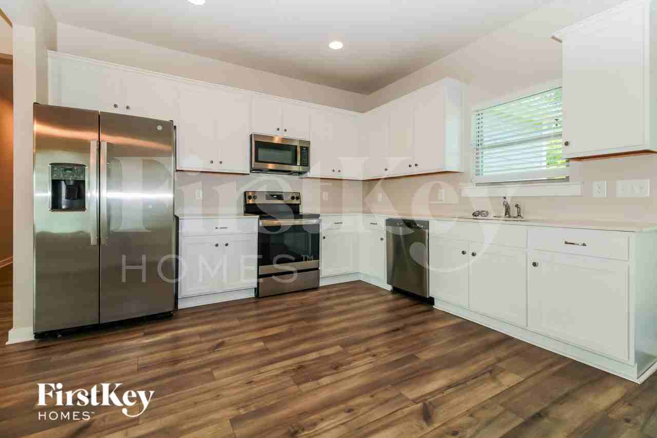 305 Avalon Way - Photo 6 of 19