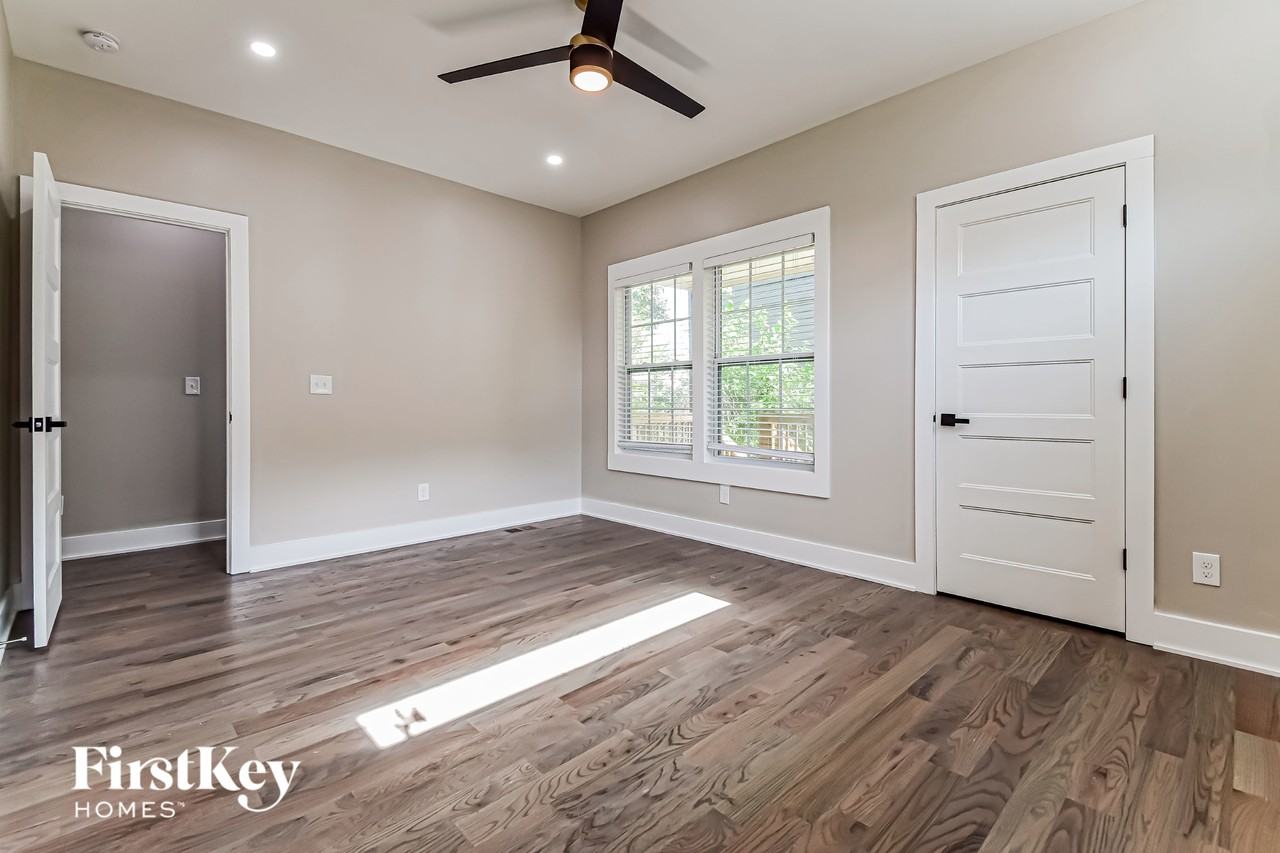 573 Middle St Sw - Photo 5 of 15