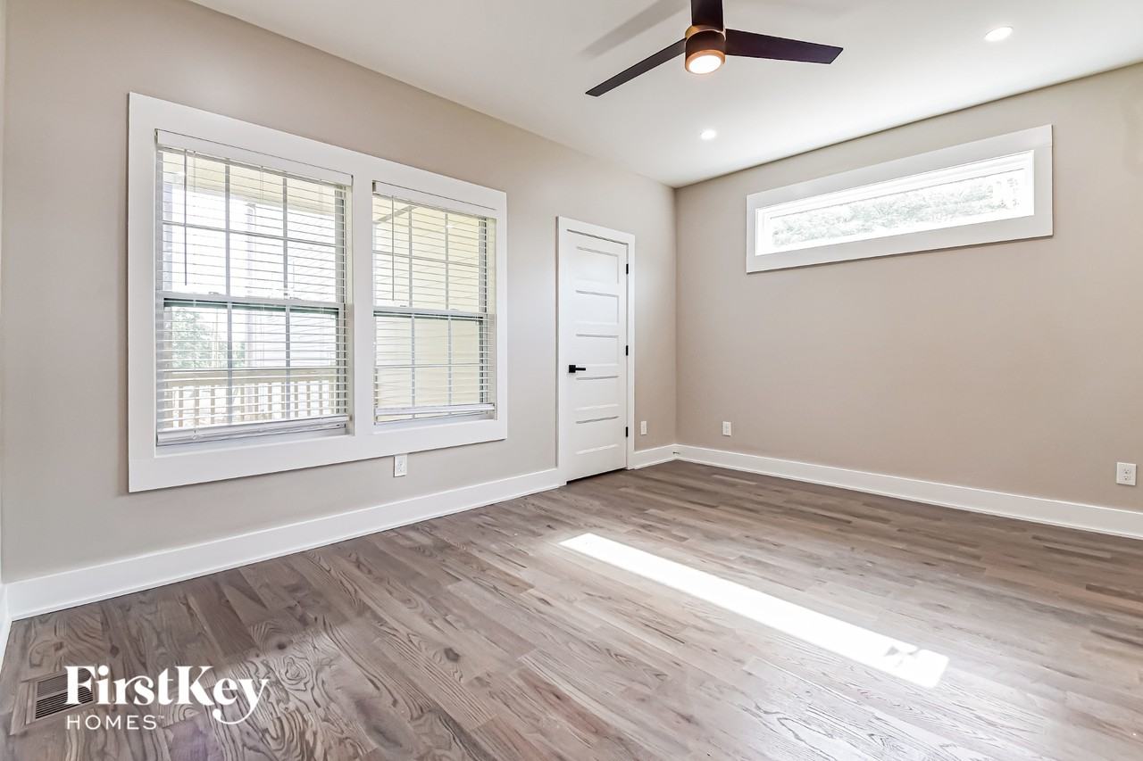 573 Middle St Sw - Photo 6 of 15