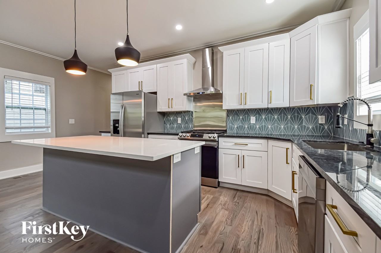 573 Middle St Sw - Photo 7 of 15