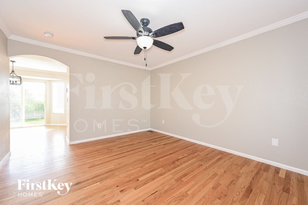5415 Ben Park Cir - Photo 3 of 15