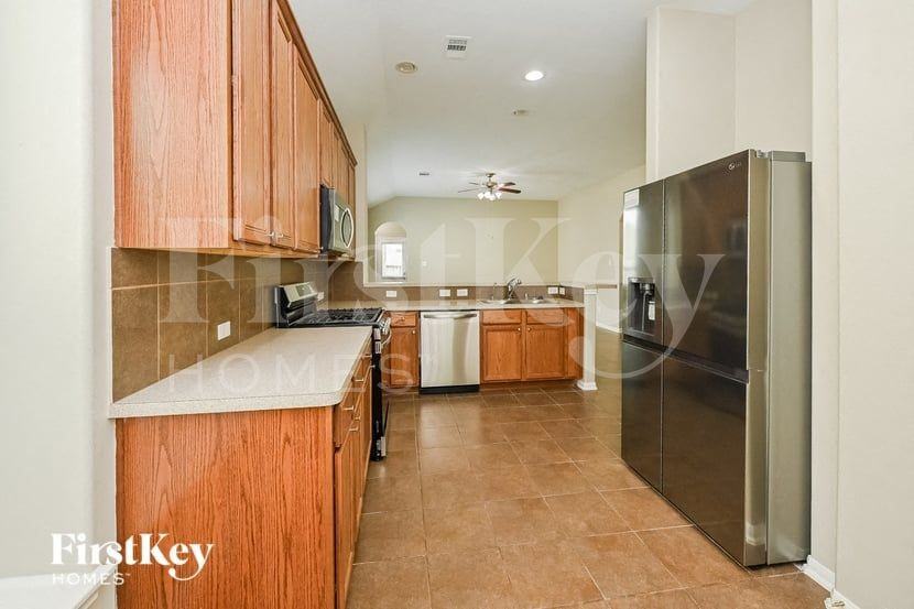 12919 Pecan Shores Dr - Photo 5 of 15