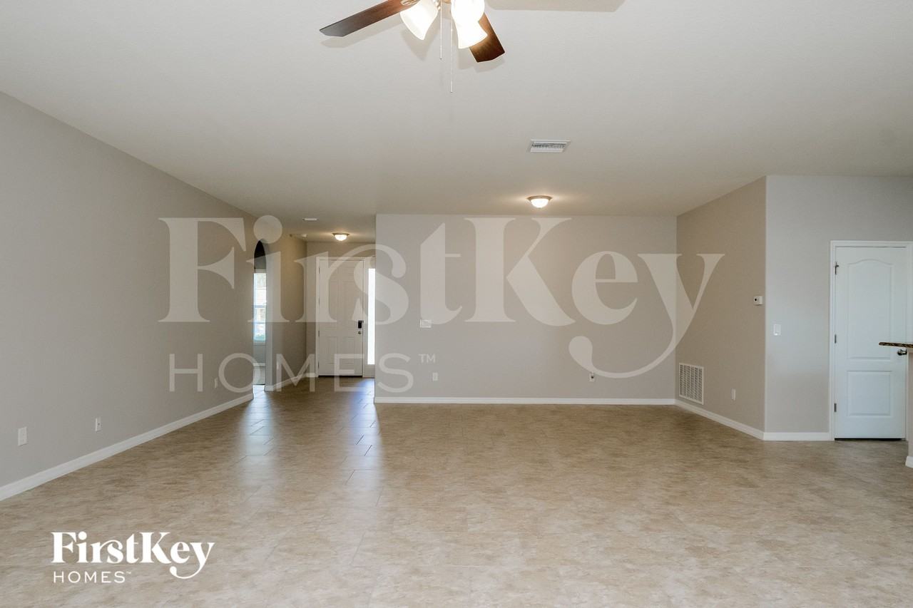 3440 Summit Ln - Photo 3 of 16