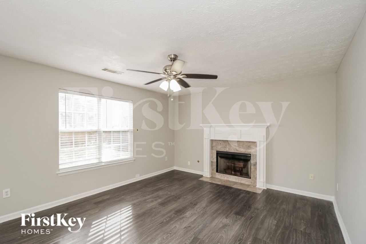 102 Chartres St - Photo 3 of 15